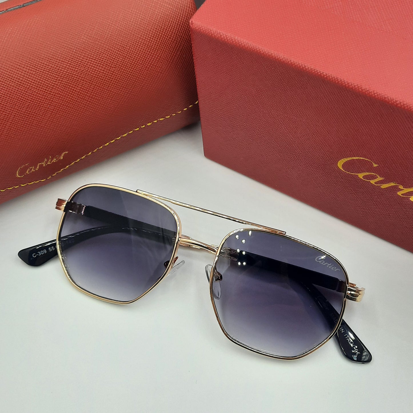 CARTIER doré noir