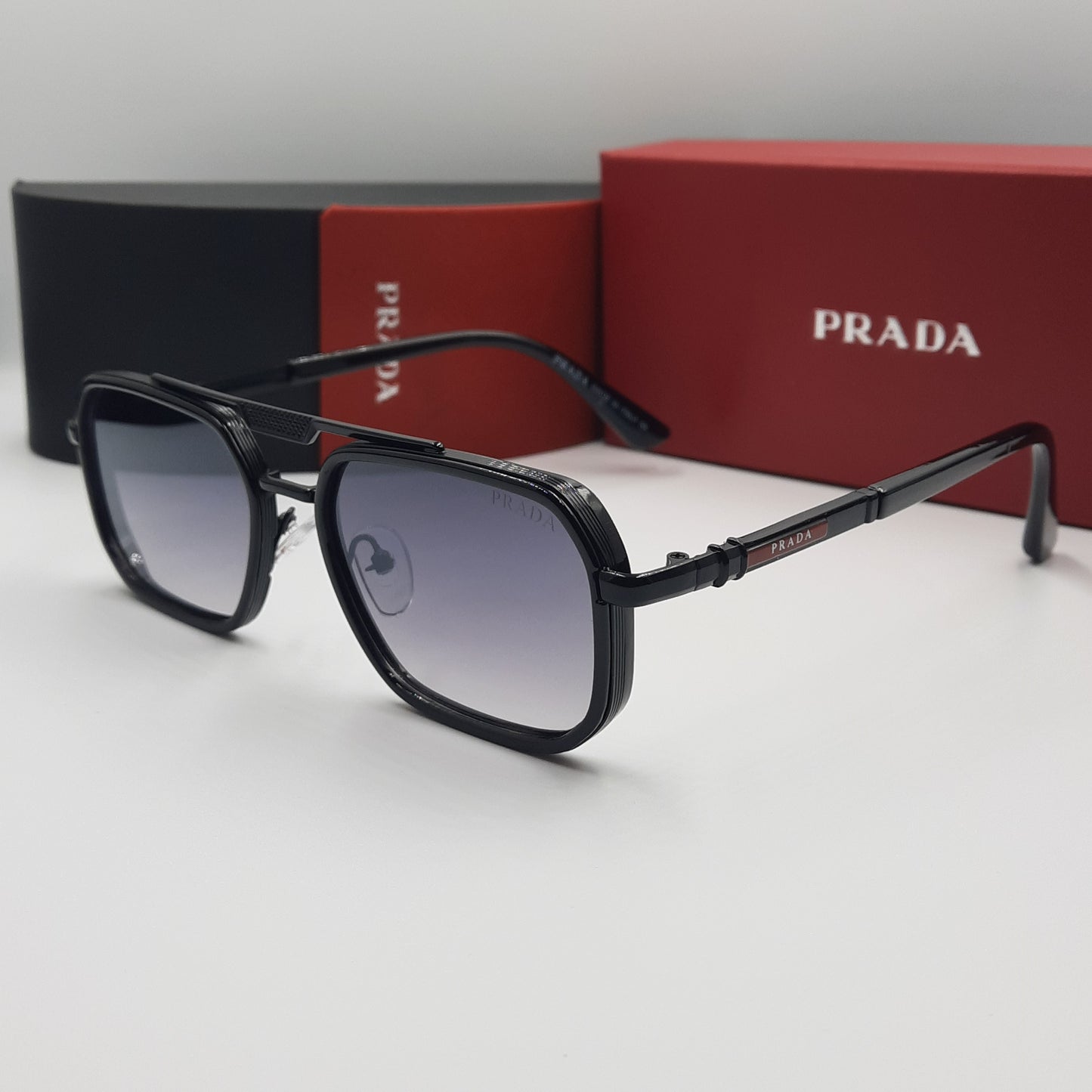 PRADA noir