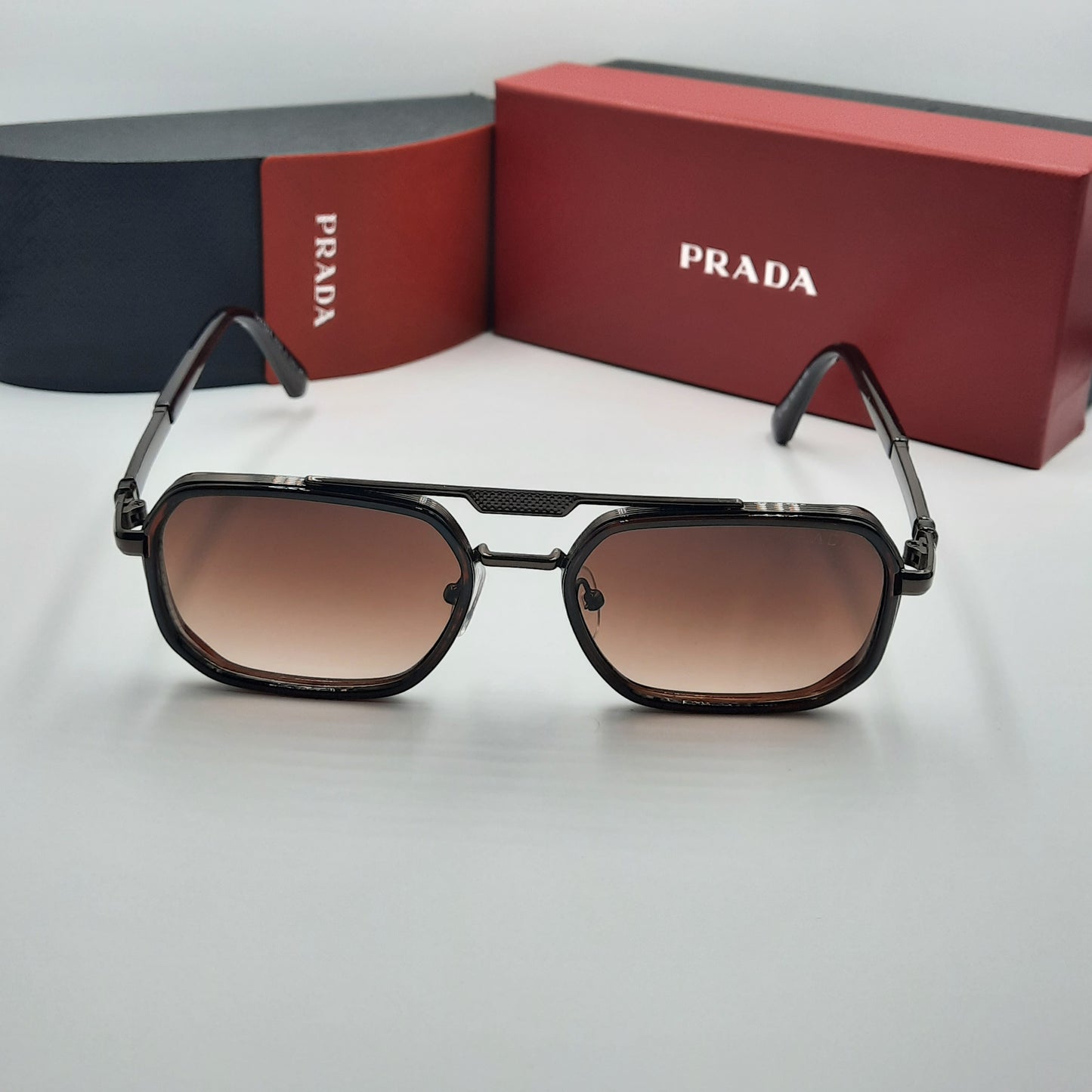 PRADA marron