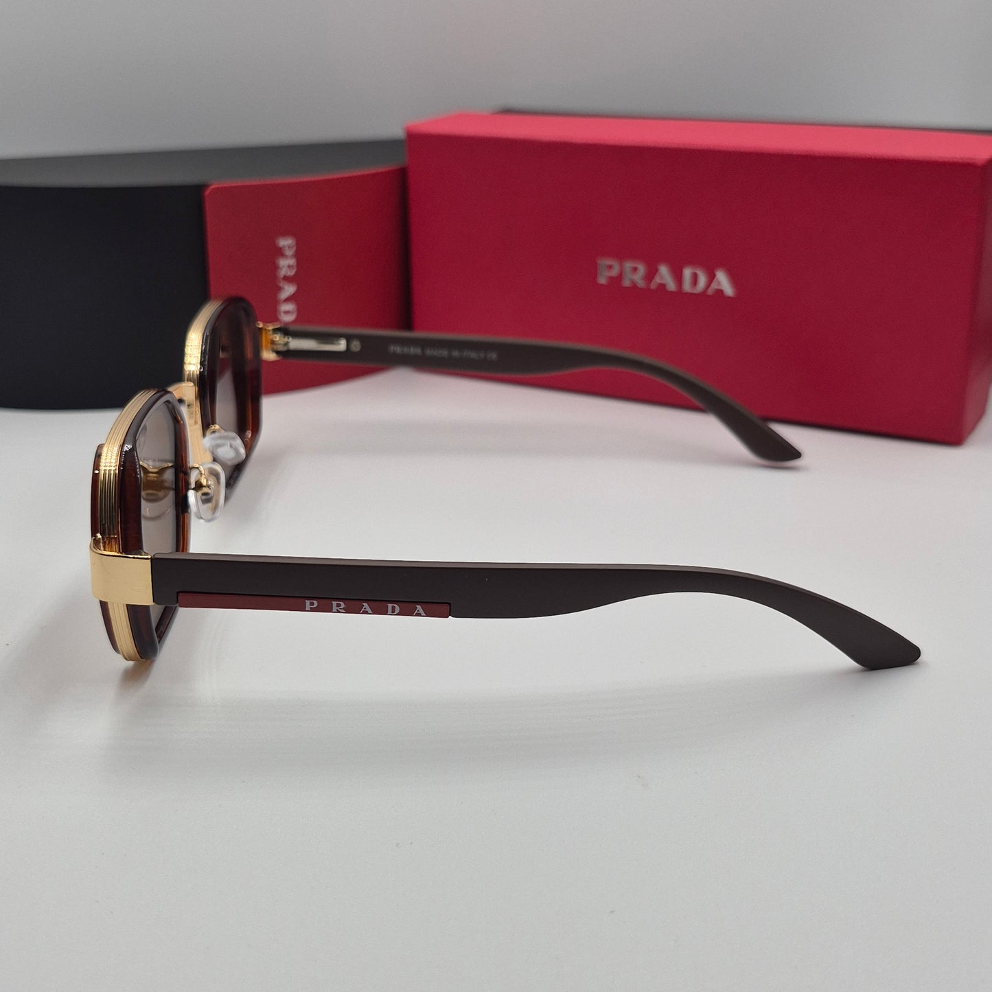 PRADA doré marron rouge flexible
