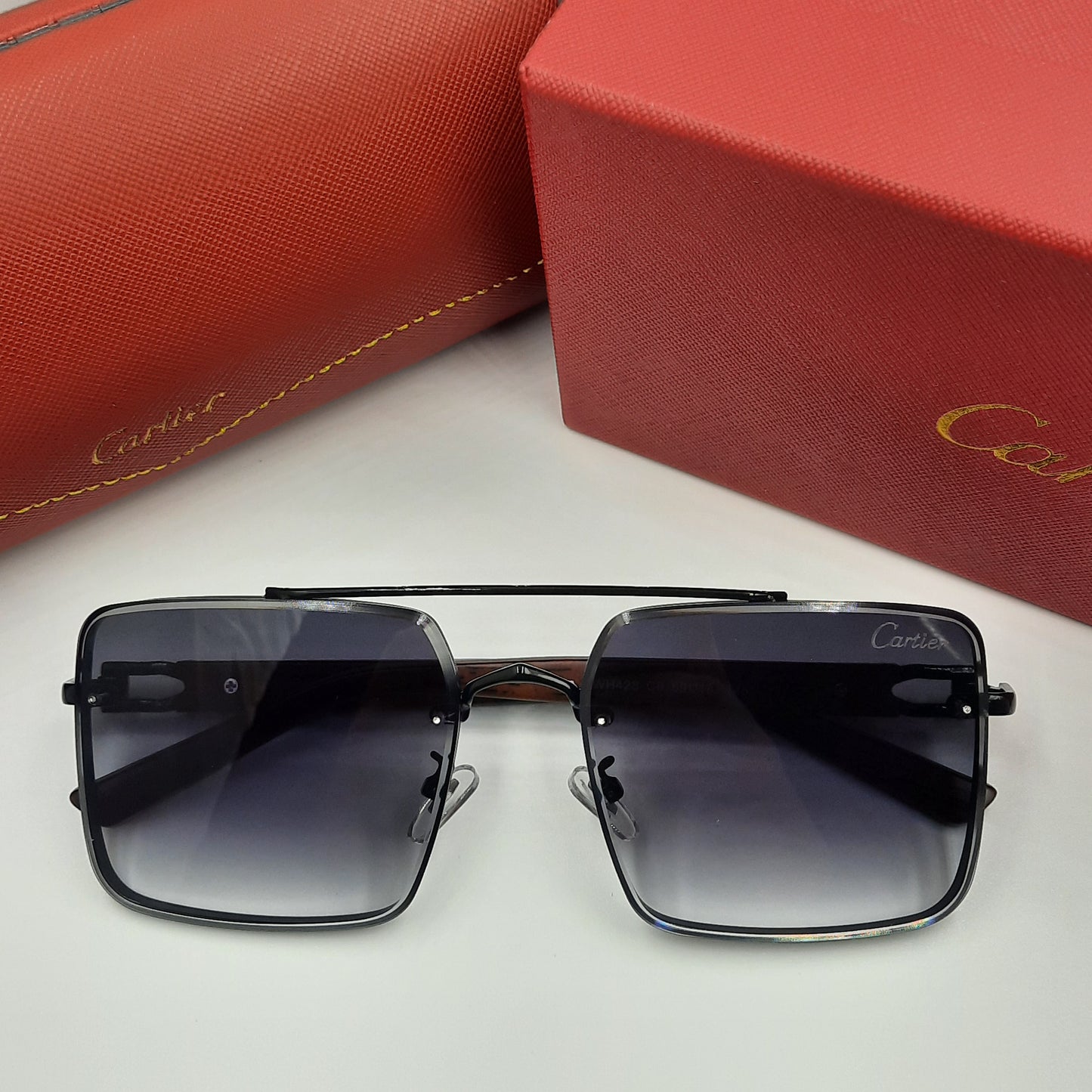 CARTIER noir marron