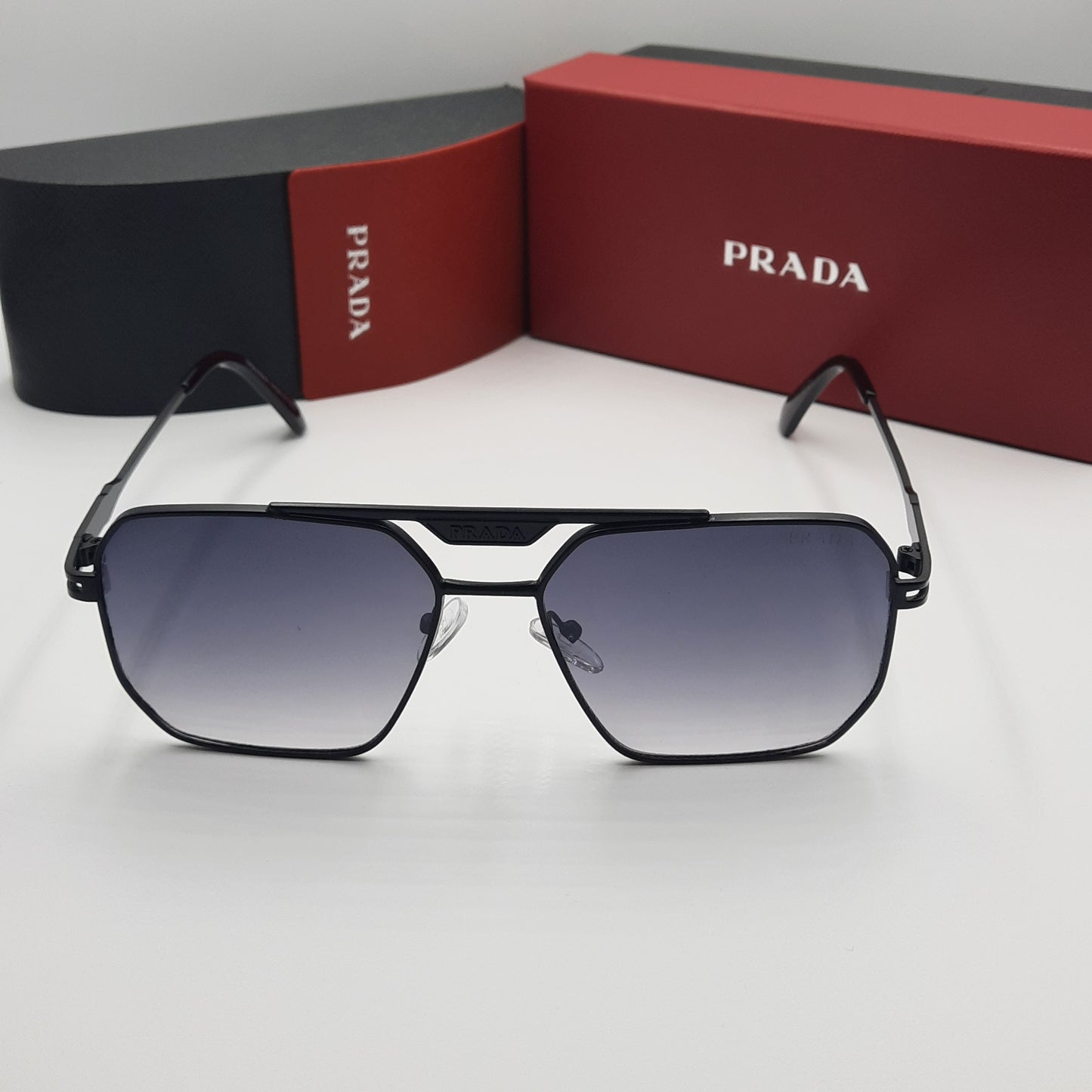 PRADA noir