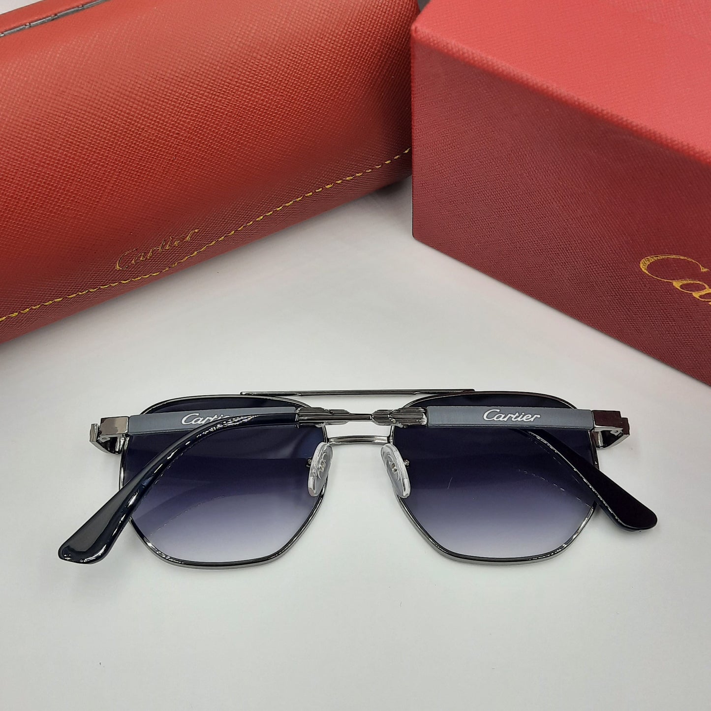 CARTIER gris