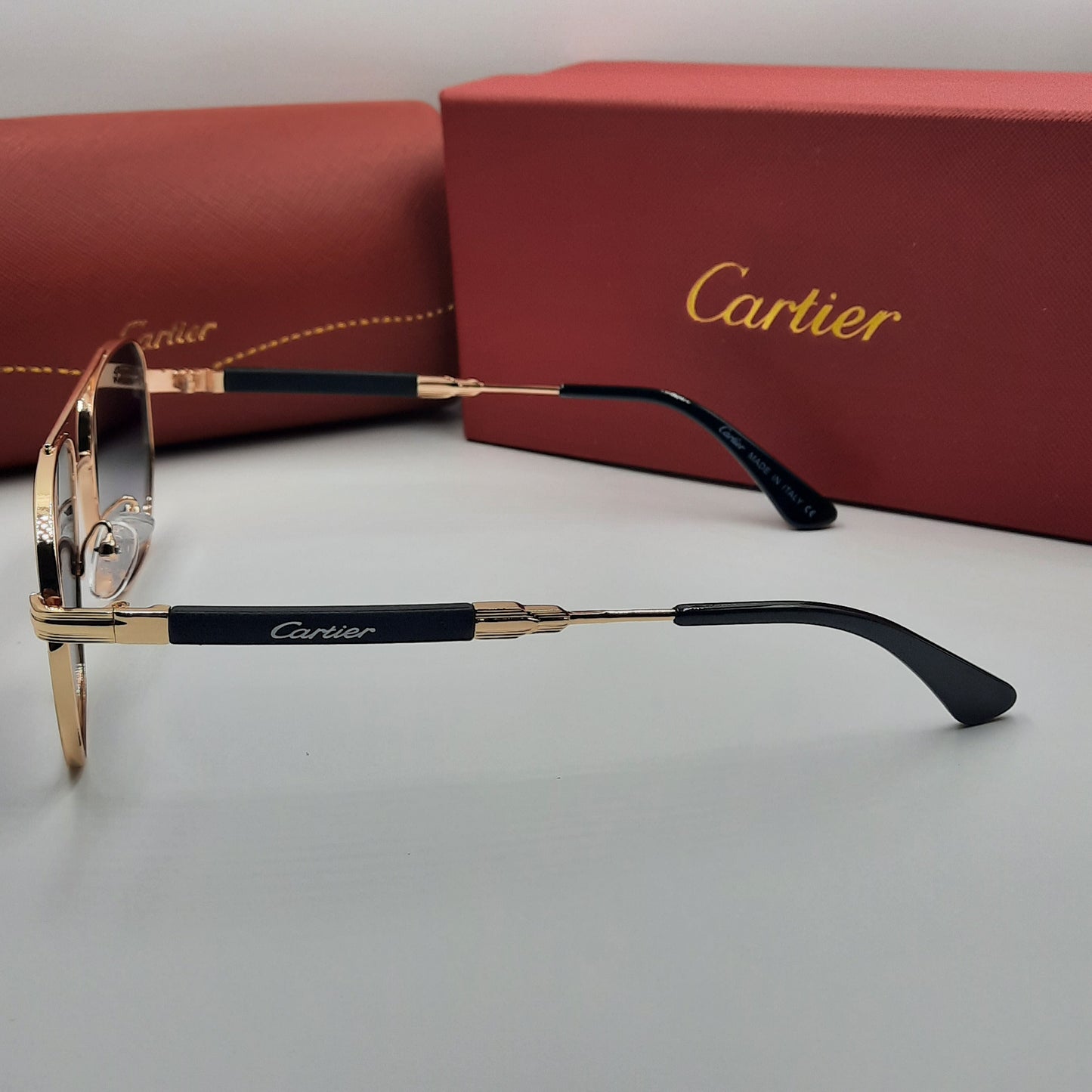 CARTIER doré noir