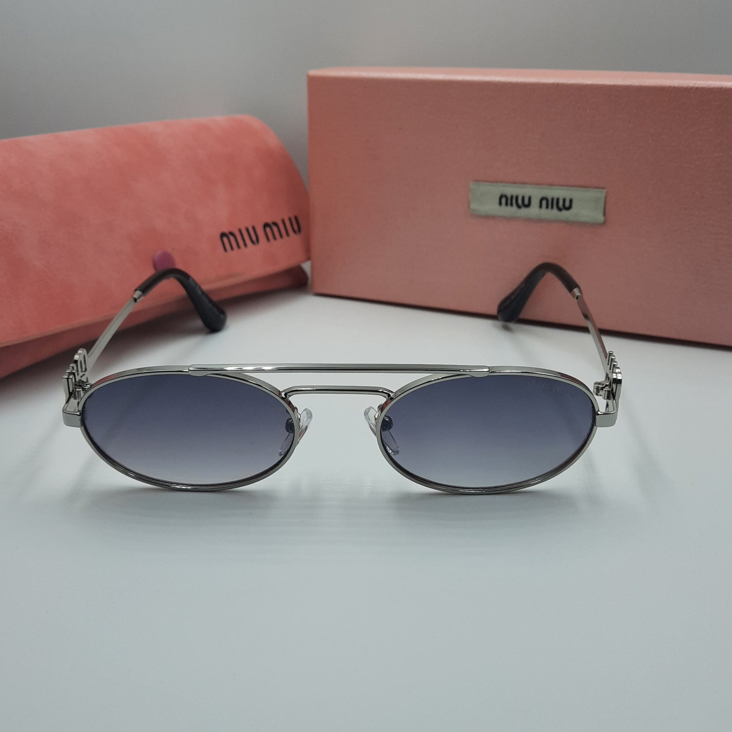 MIU MIU gris argenté