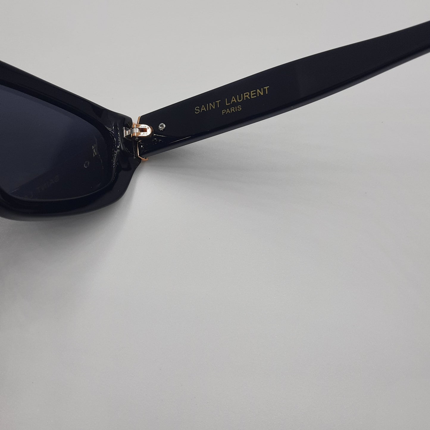 SAINT LAURENT noir doré