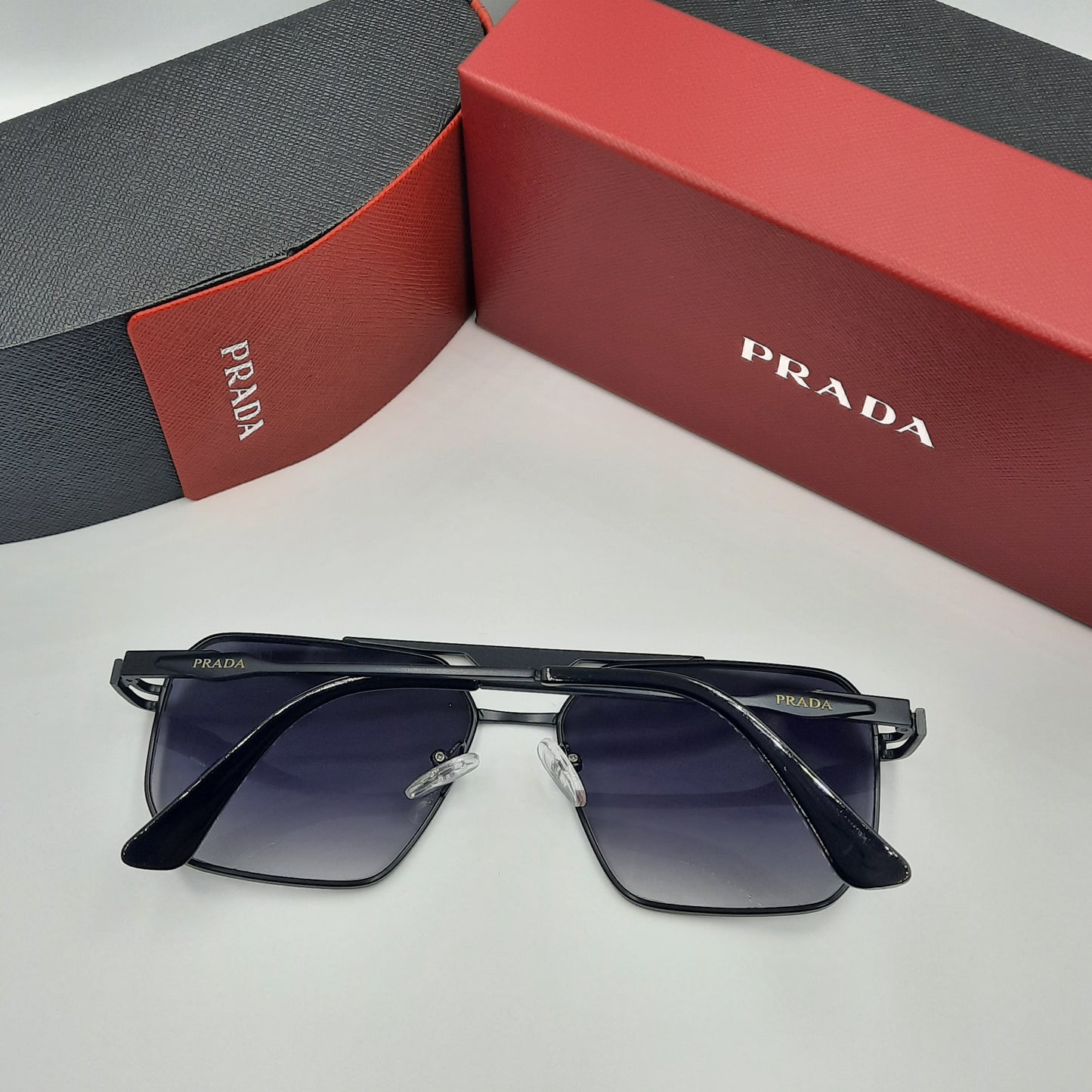 PRADA noir