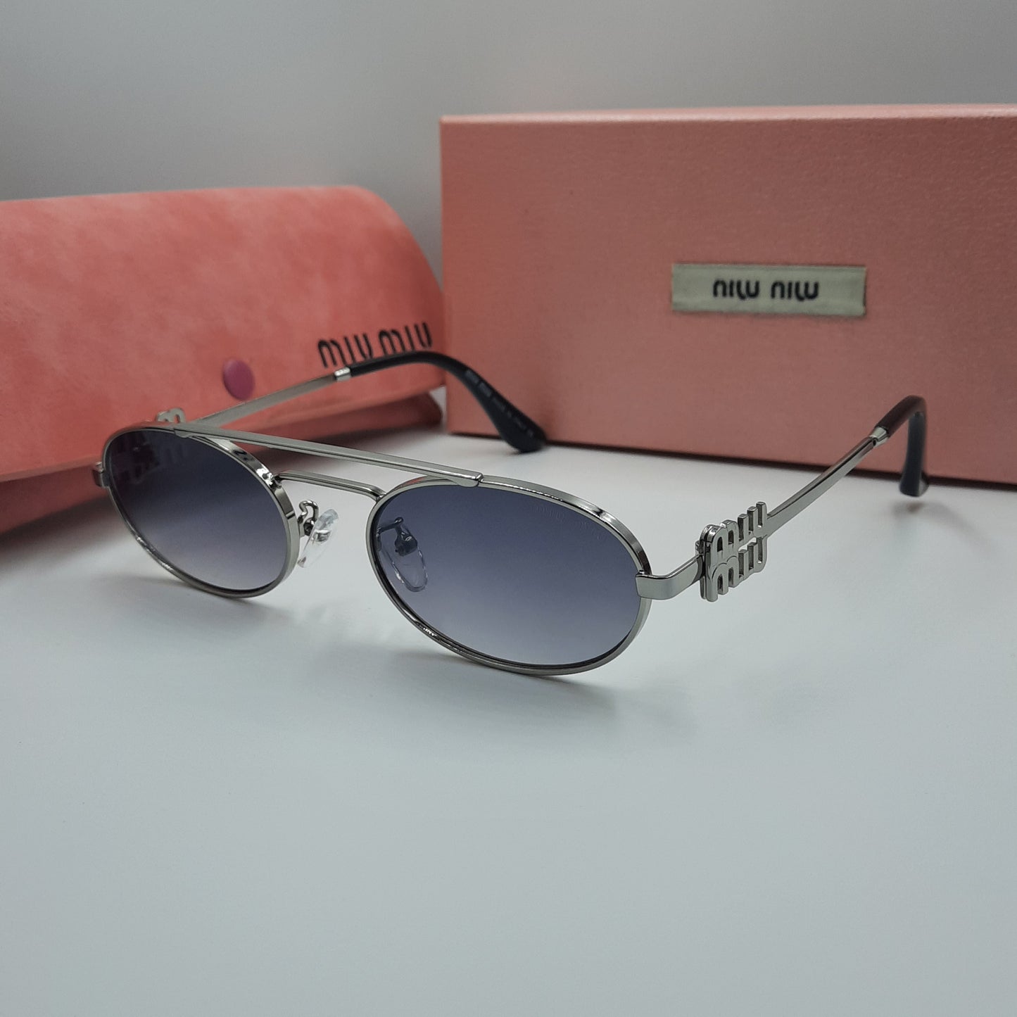 MIU MIU gris argenté