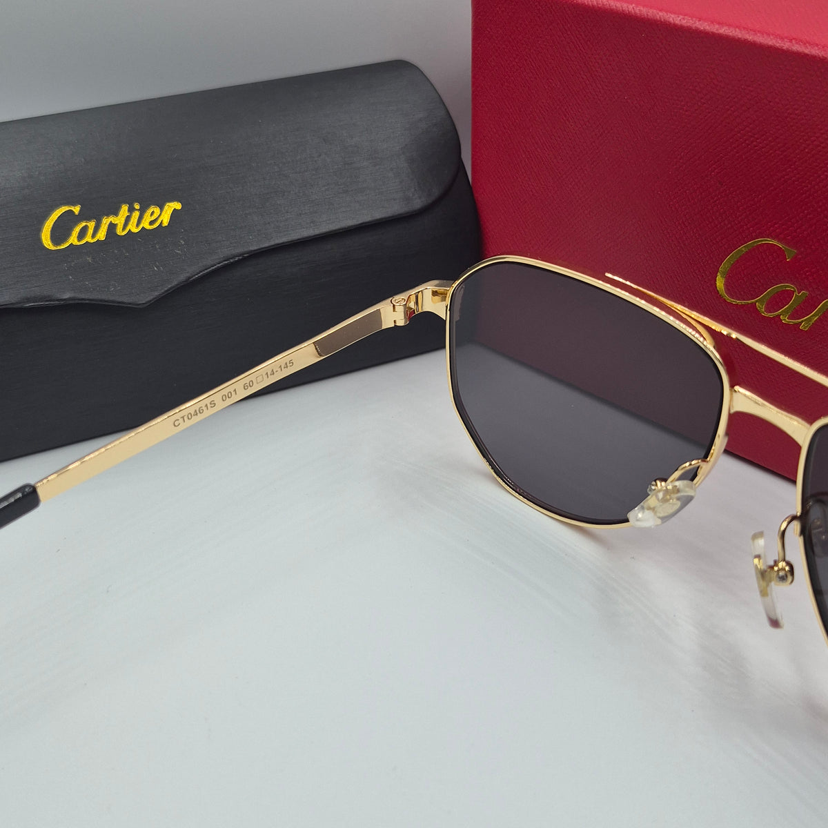 CARTIER santos noir doré