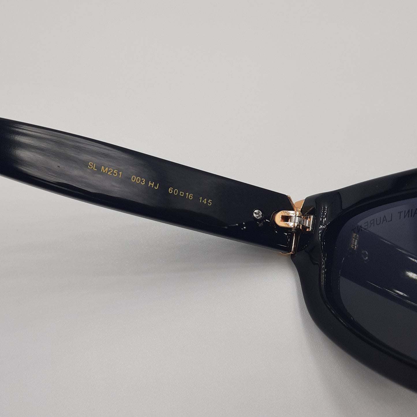 SAINT LAURENT noir doré