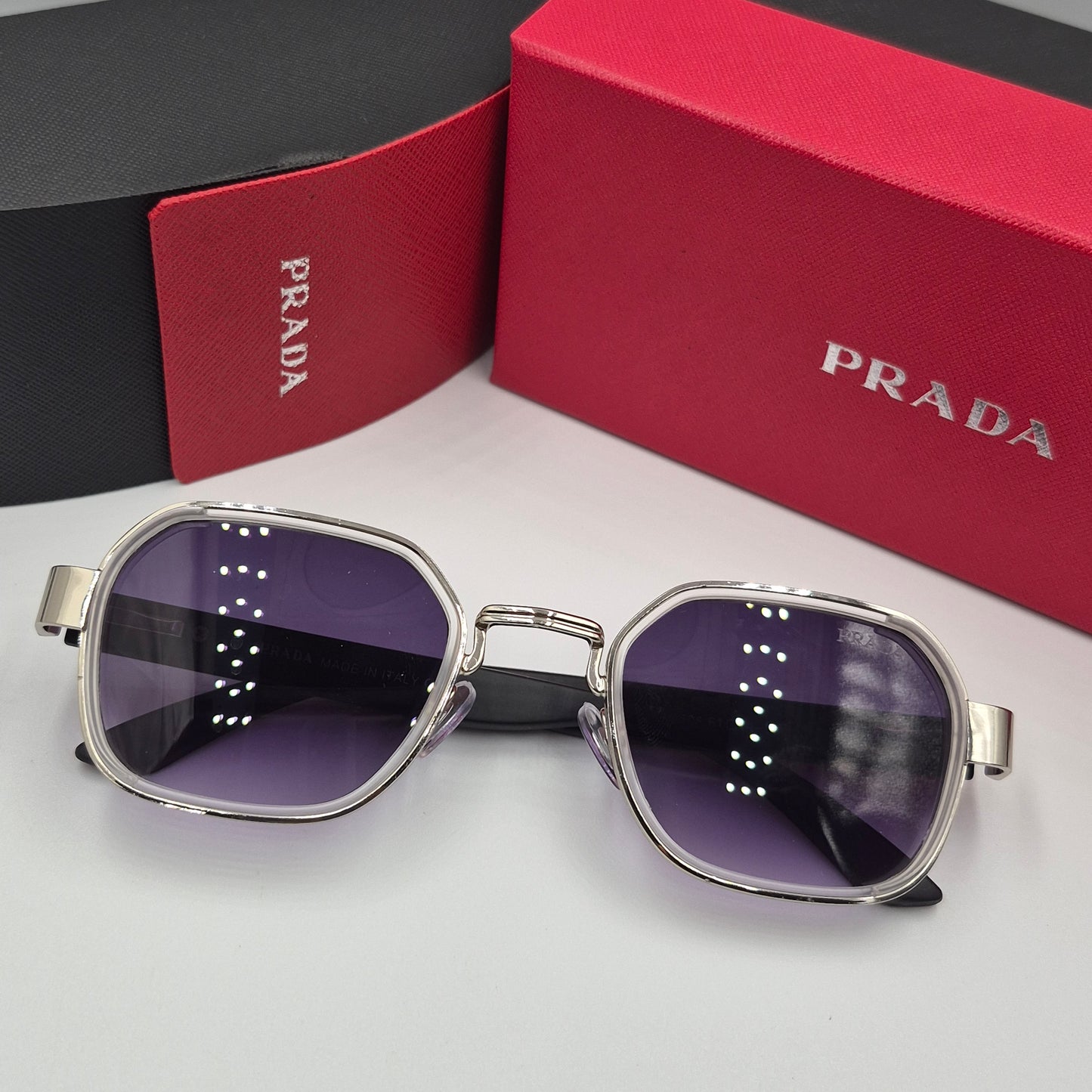 PRADA noir argent rouge trnsp flexible