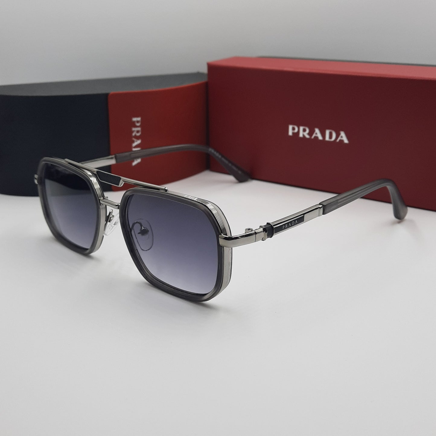 PRADA gris