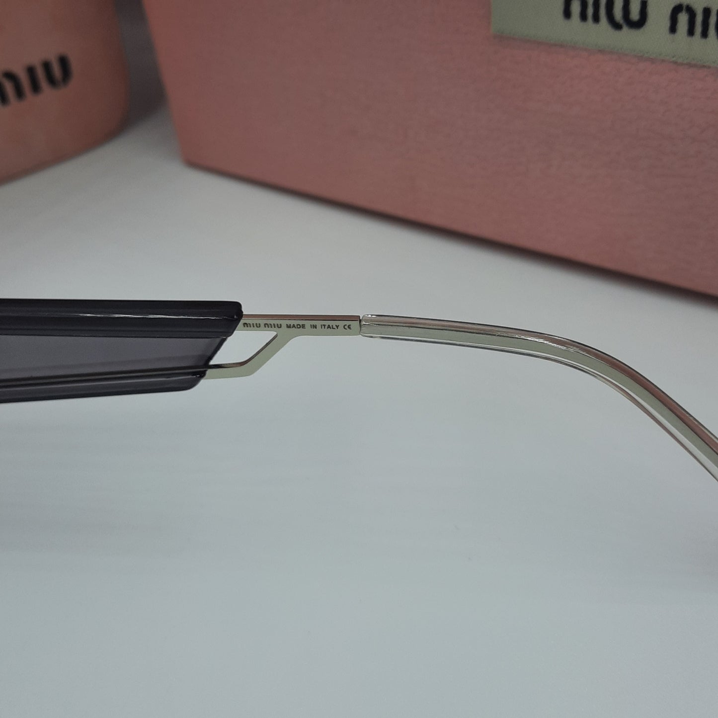 MIU MIU argenté noir