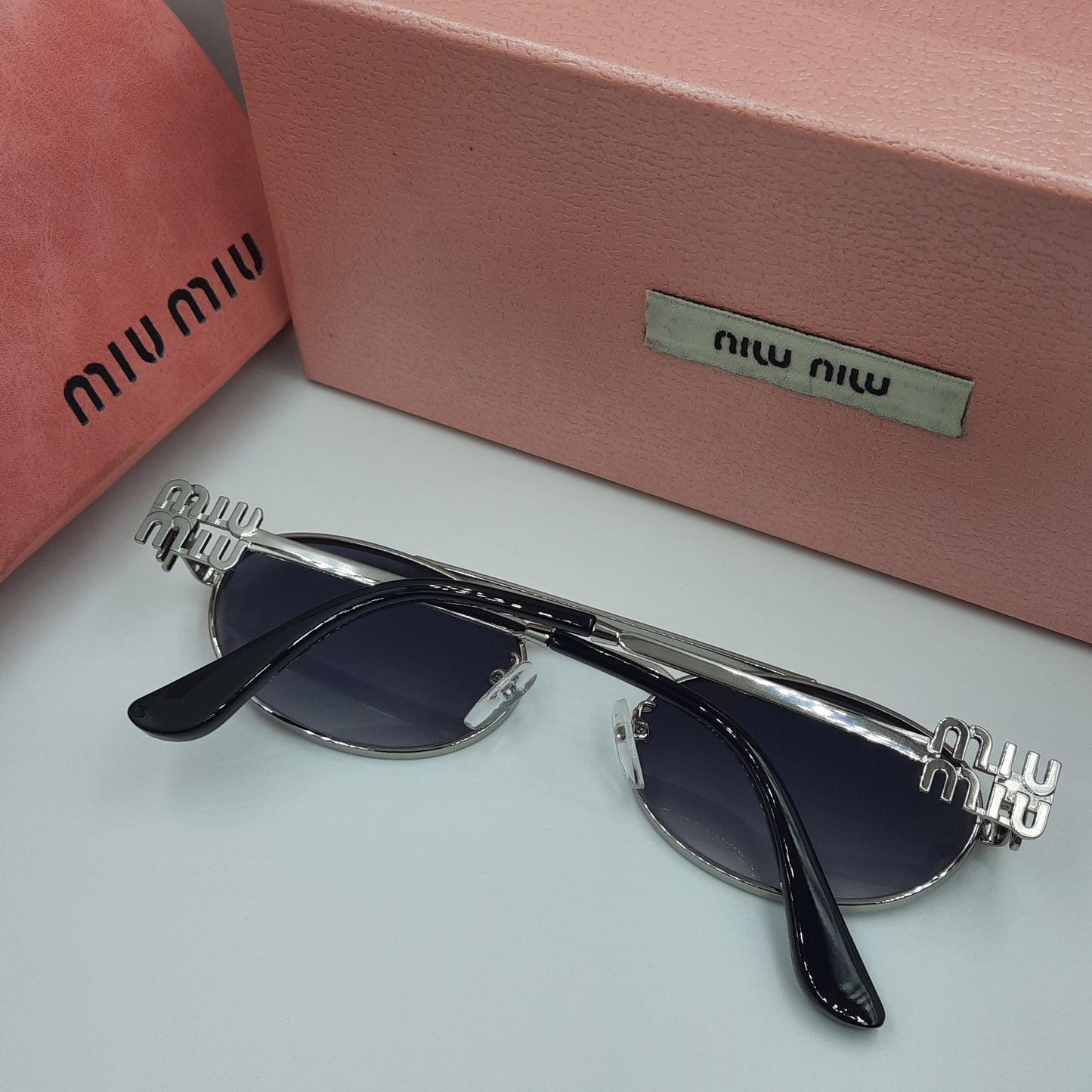 MIU MIU gris argenté