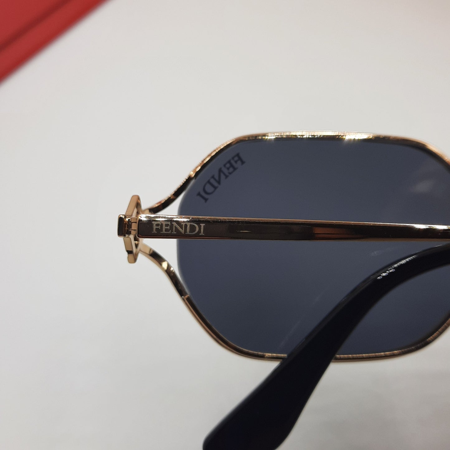 FENDI noir doré