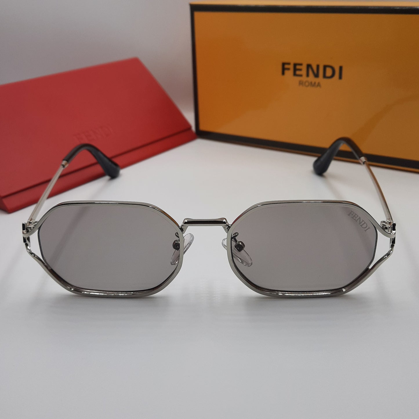 FENDI gris argenté