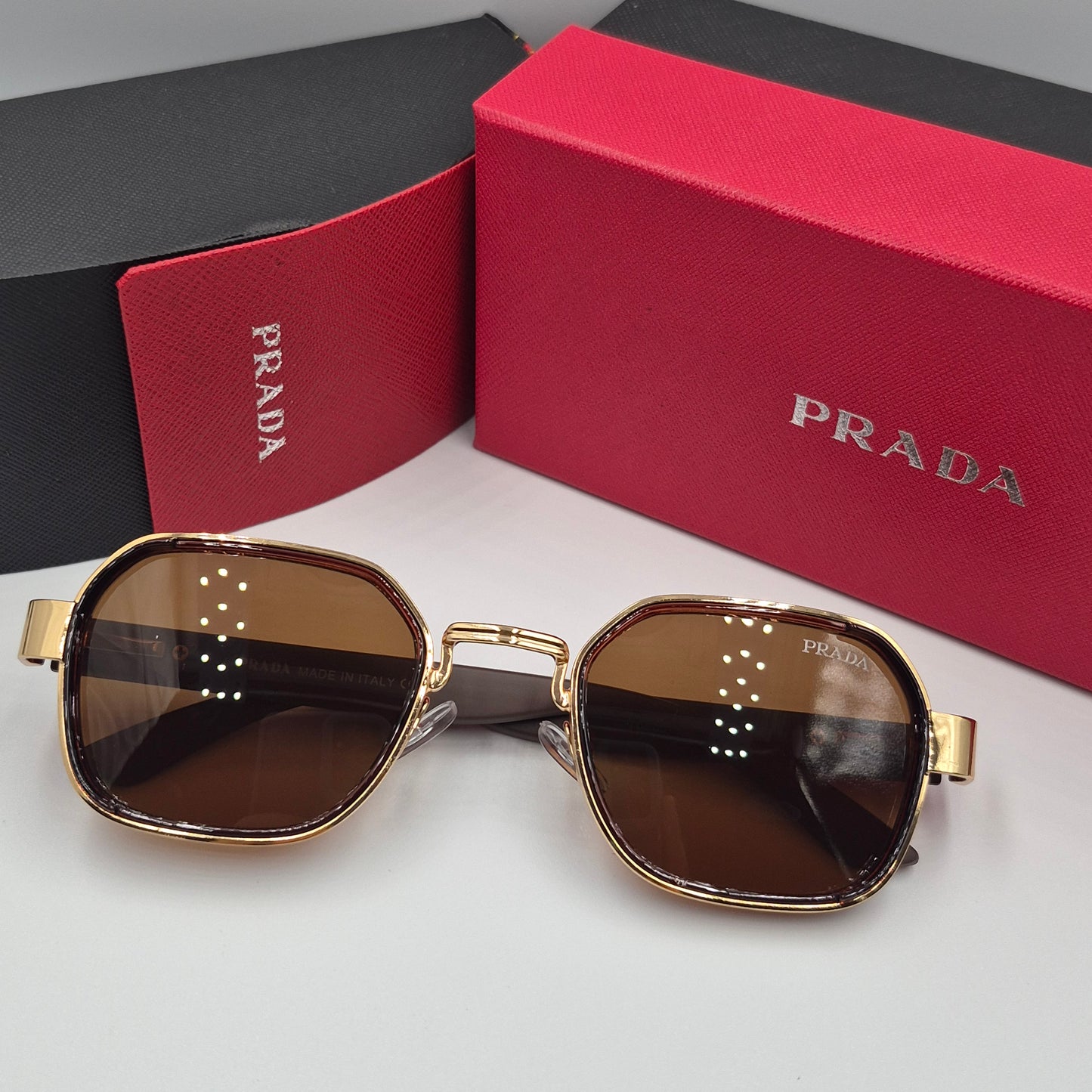 PRADA doré marron rouge flexible