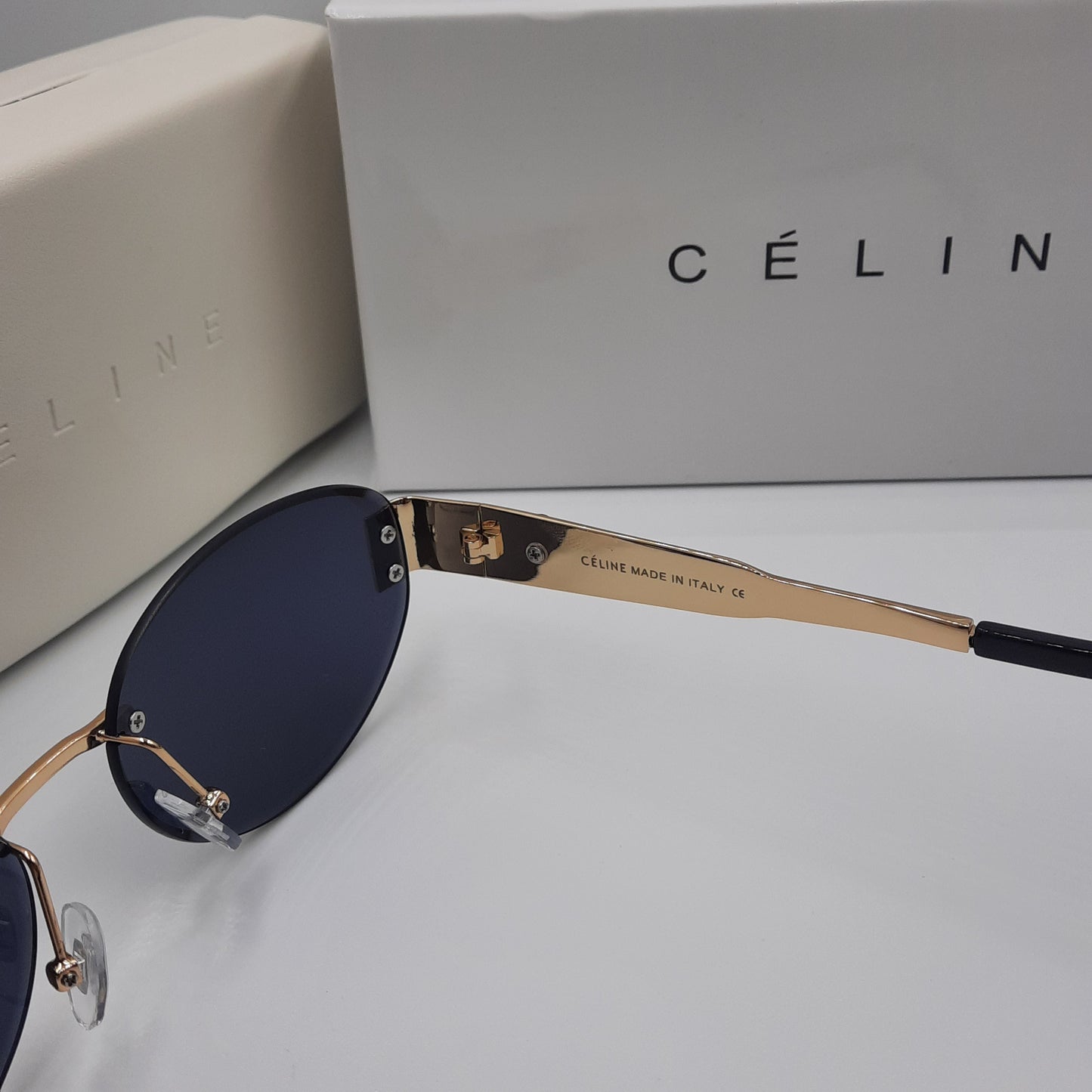 CELINE triomphe doré noir
