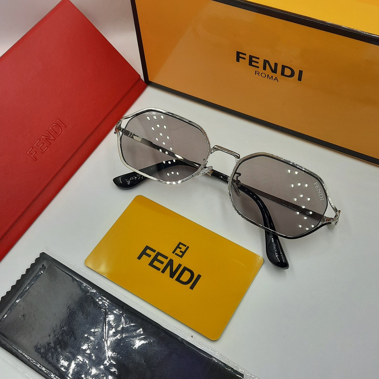 FENDI gris argenté