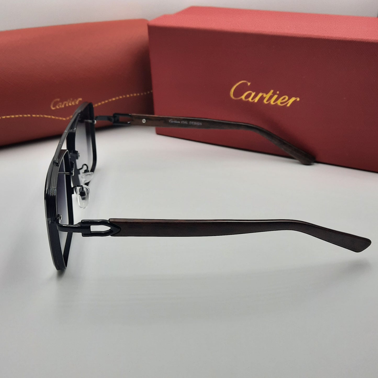 CARTIER noir marron