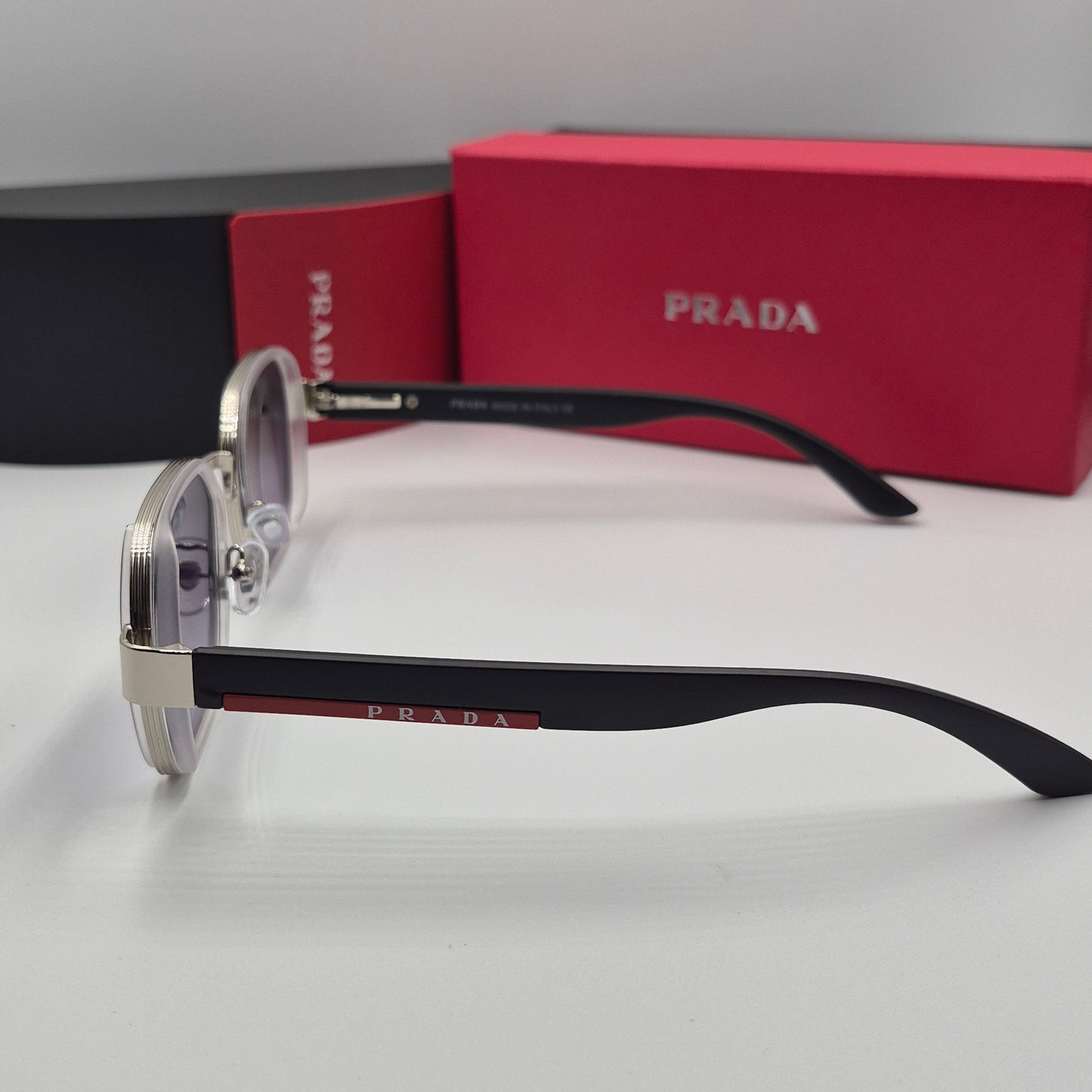 PRADA noir argent rouge trnsp flexible