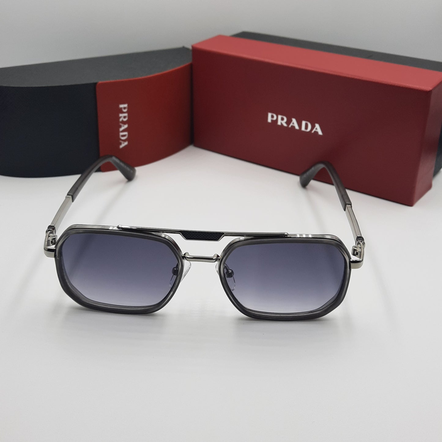 PRADA gris