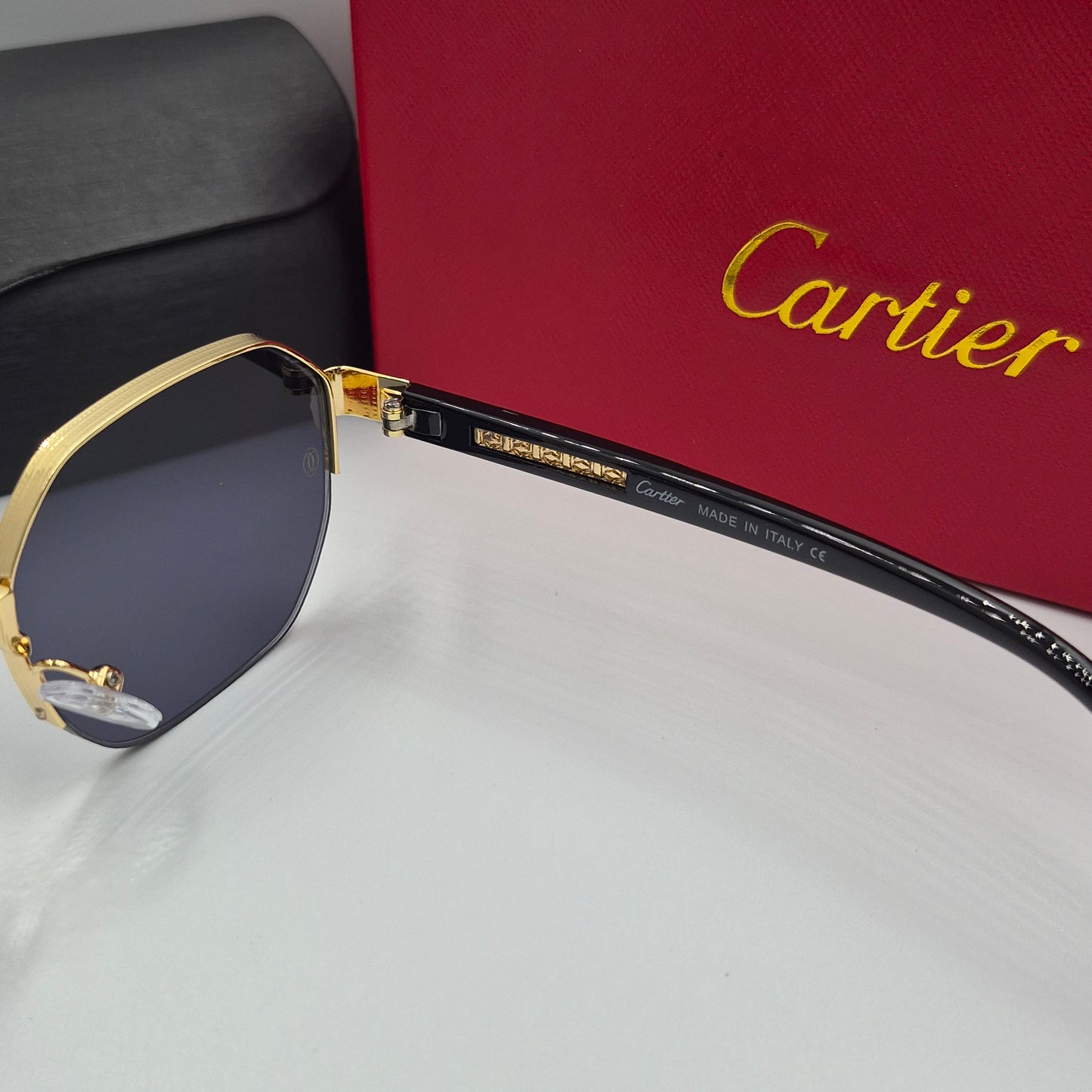 CARTIER semi percée doré noir