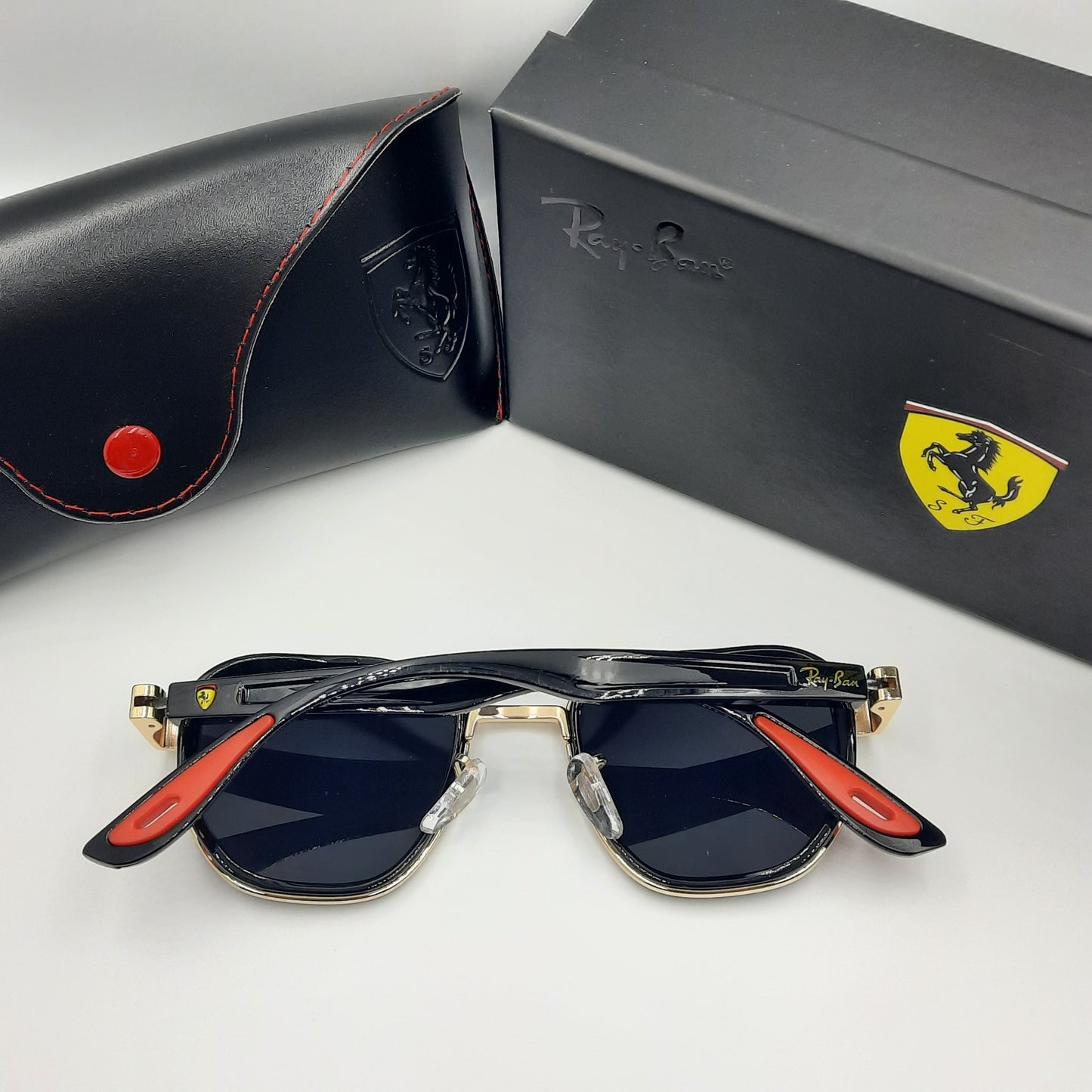 Rayban ferrari noir rouge doré