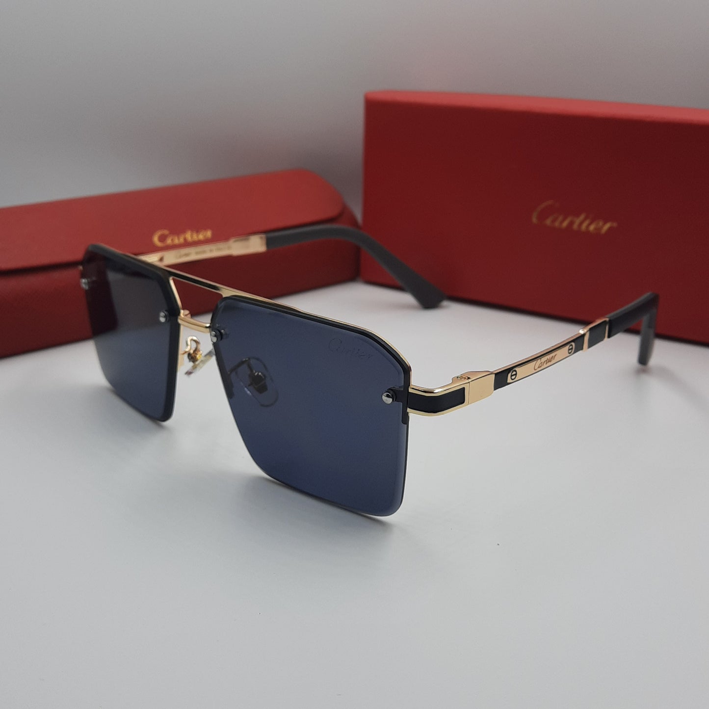 CARTIER doré noir