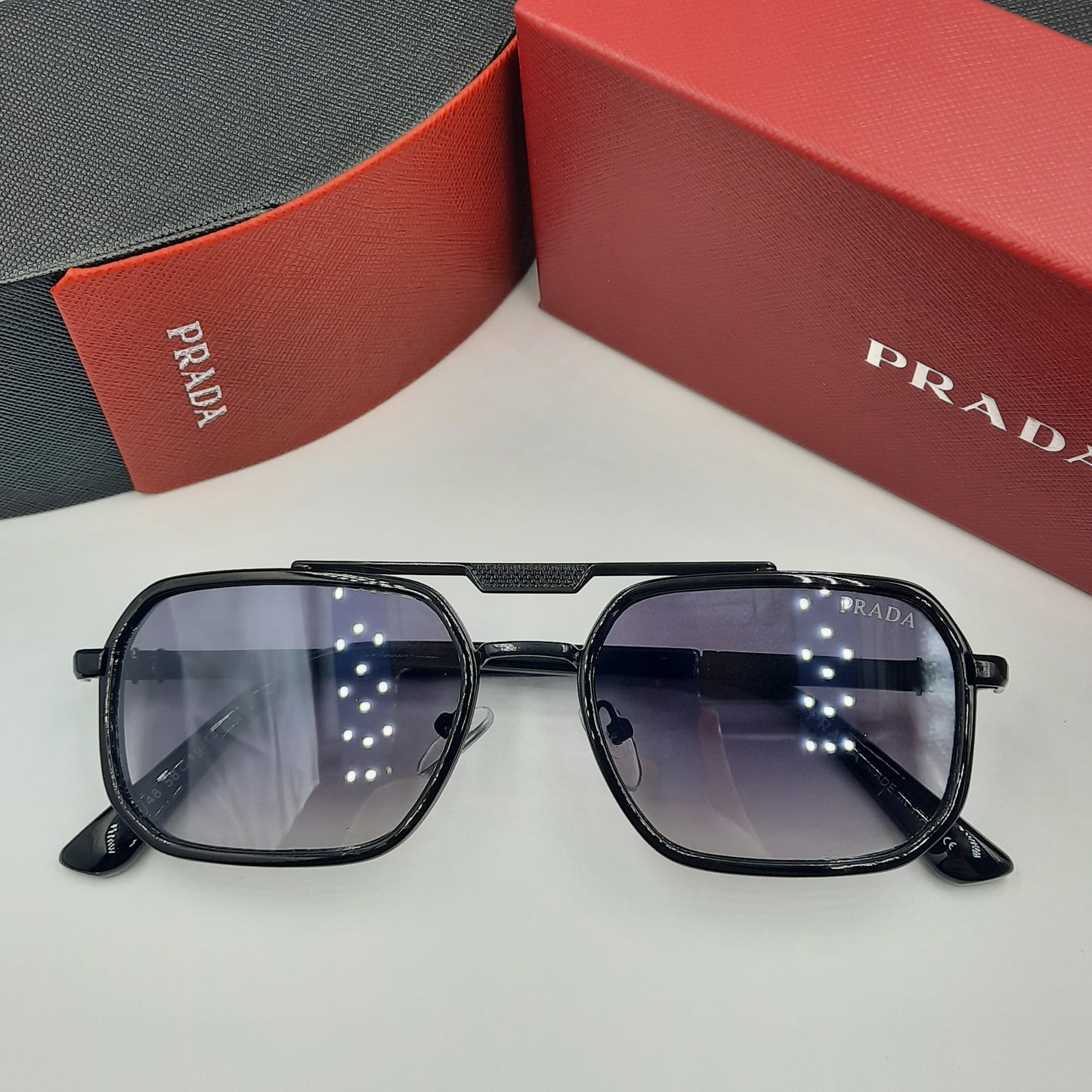 PRADA noir