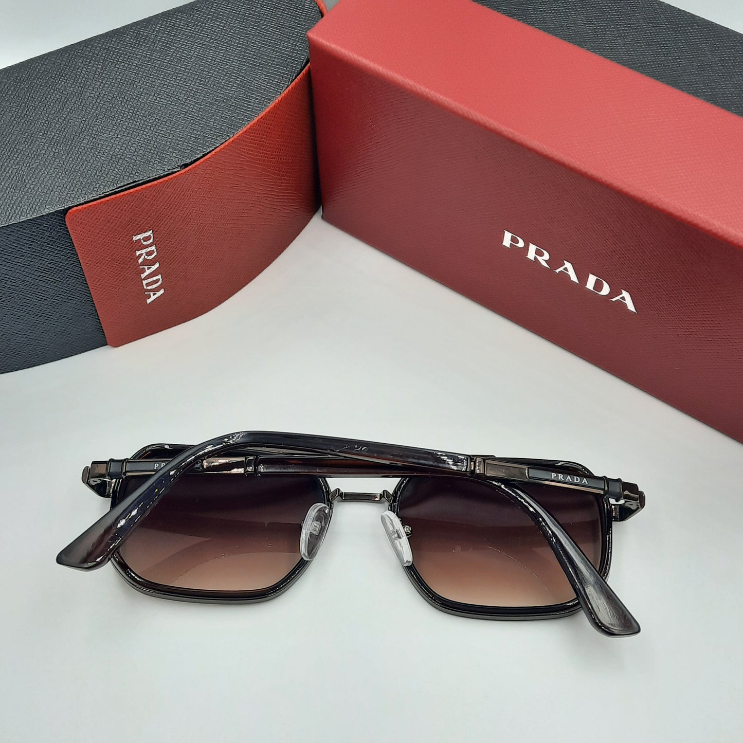 PRADA marron