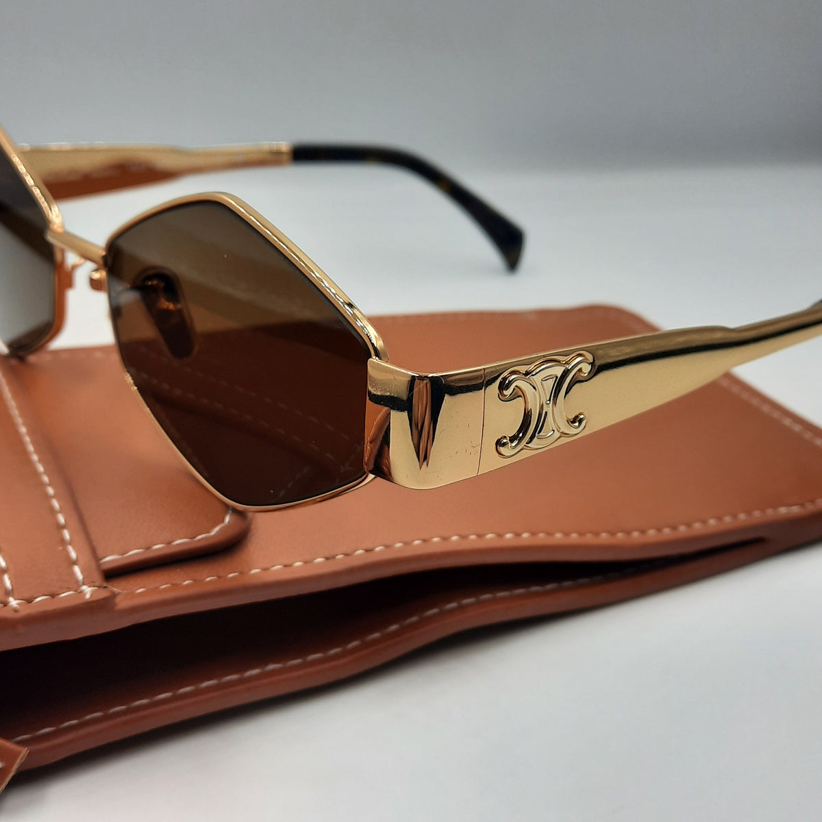 CELINE triomphe doré marron