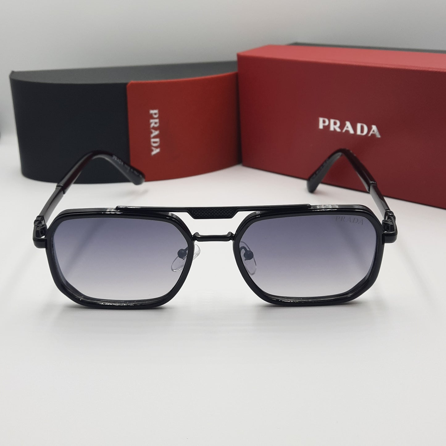 PRADA noir