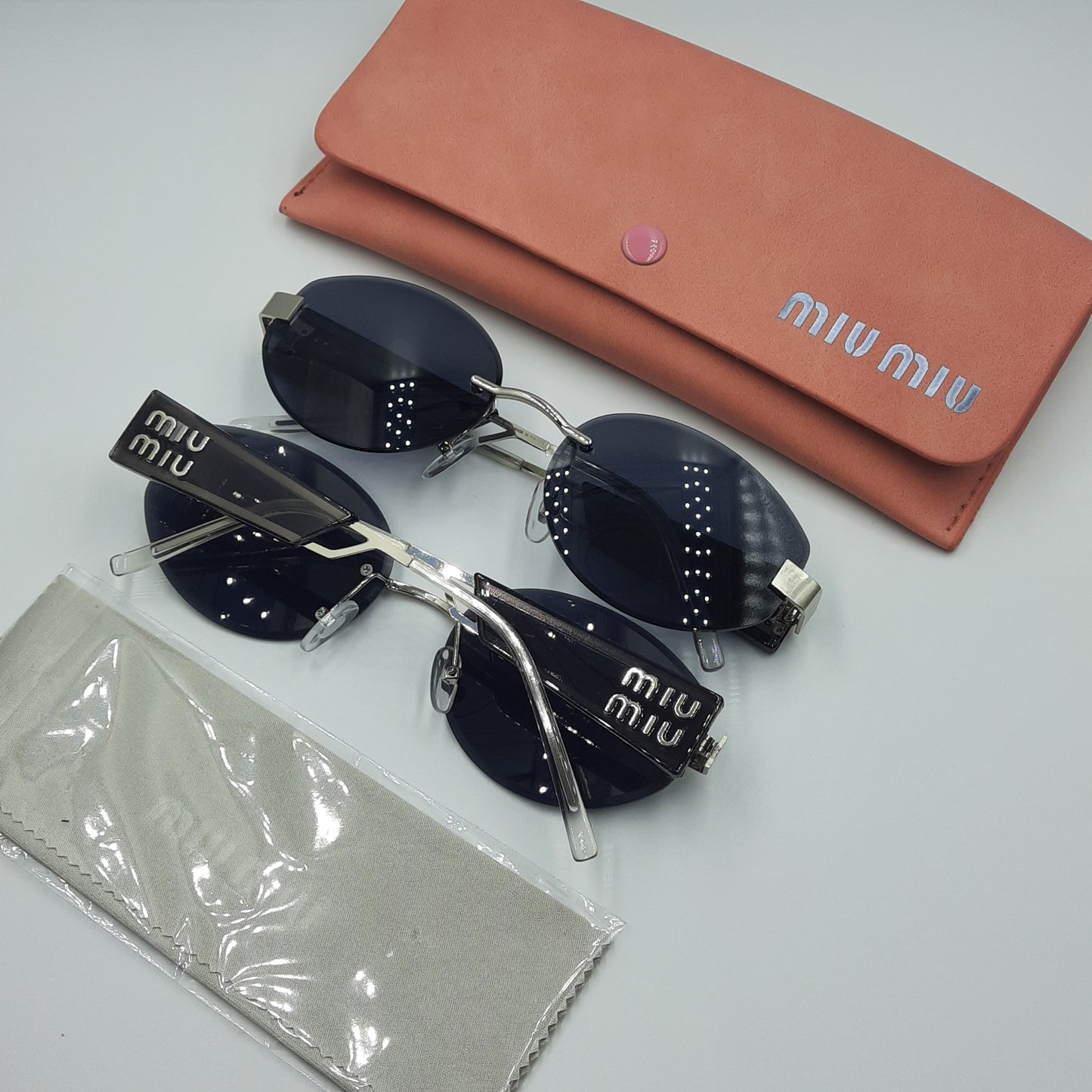 MIU MIU argenté noir