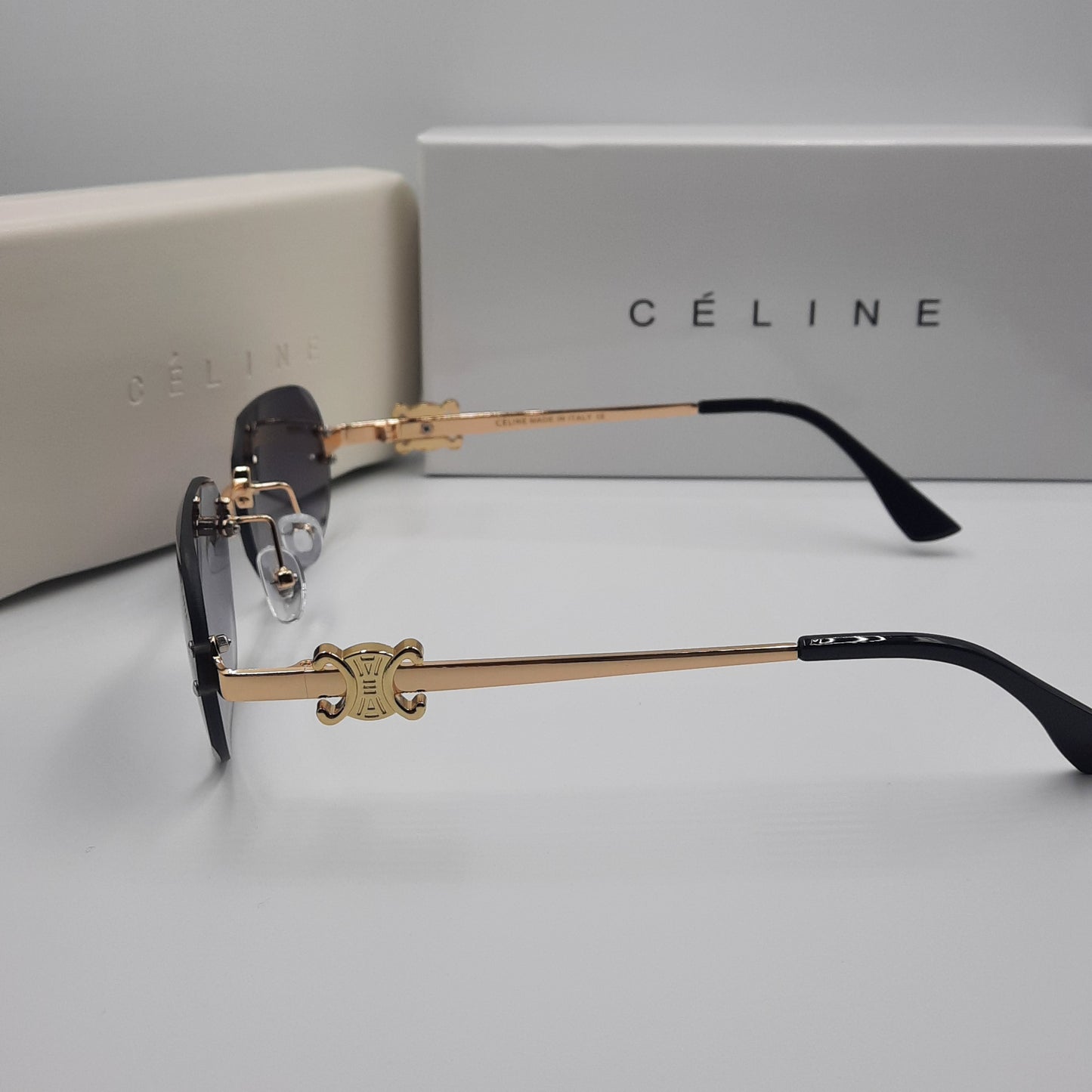 CELINE triomphe noir doré
