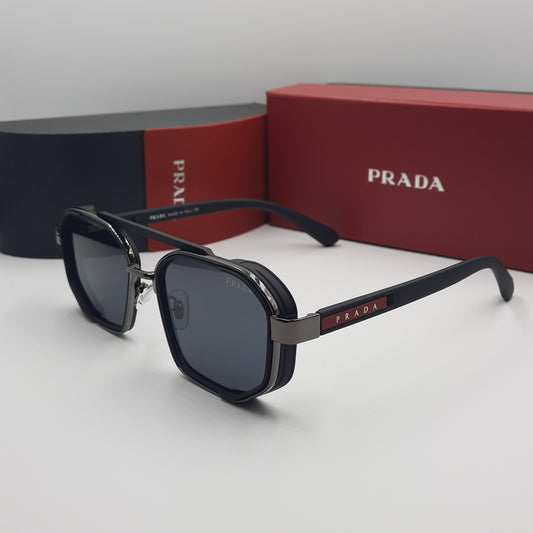 PRADA noir gris rouge
