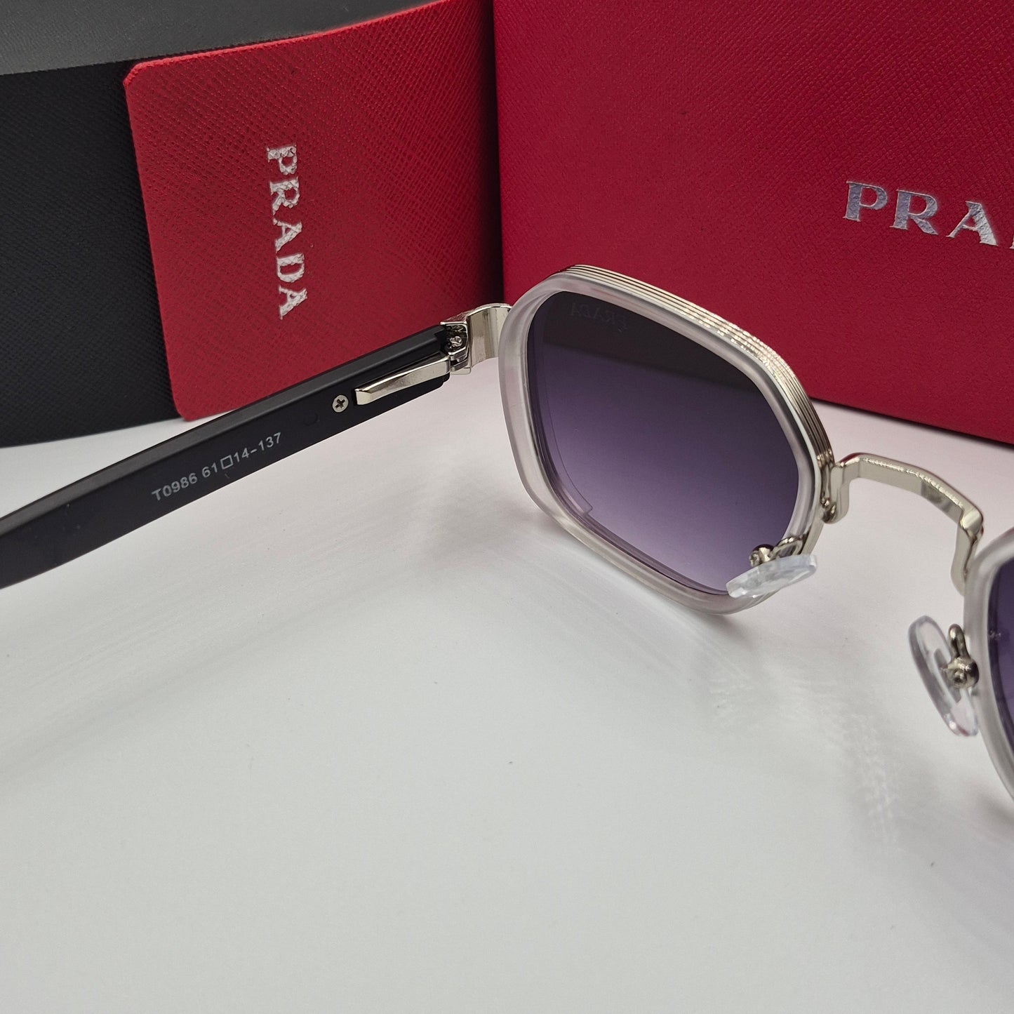 PRADA noir argent rouge trnsp flexible
