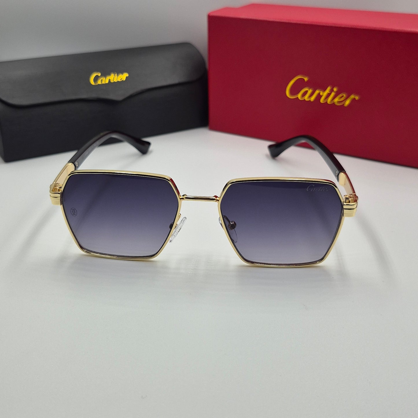 CARTIER noir doré