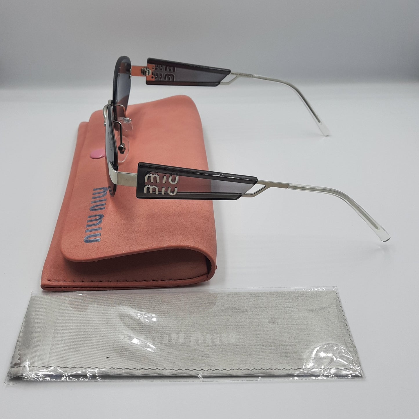 MIU MIU argenté noir