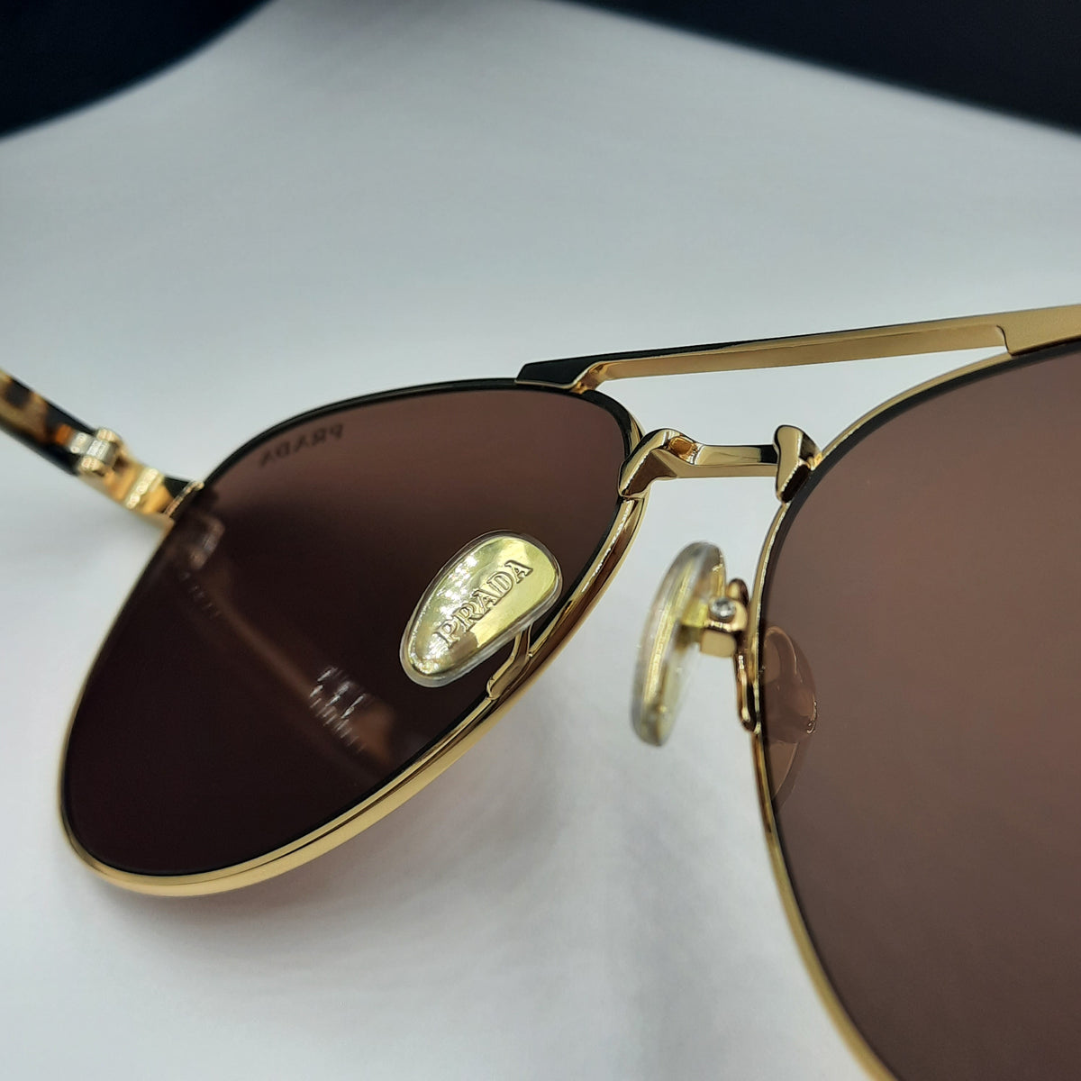 PRADA luxe doré marron havane